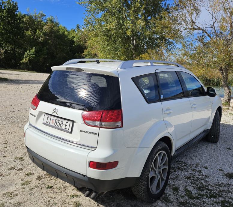 Citroën C-Crosser 2,2 HDi, fotografija 8