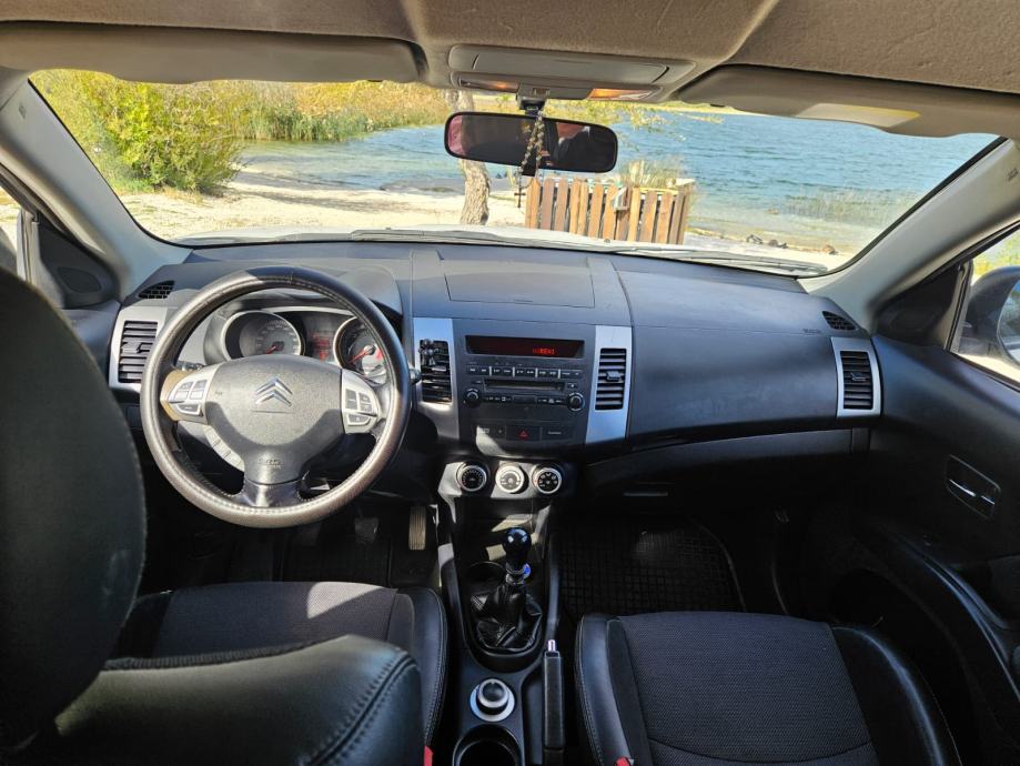 Citroën C-Crosser 2,2 HDi, fotografija 11