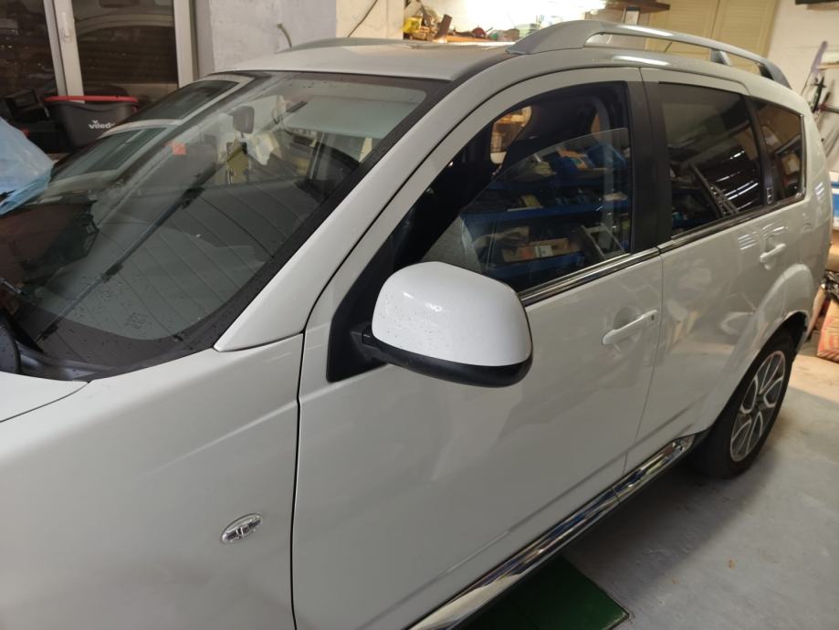 Citroën C-Crosser 2.4 16v automatik F1 Exclusiv 5+2sica, fotografija 3