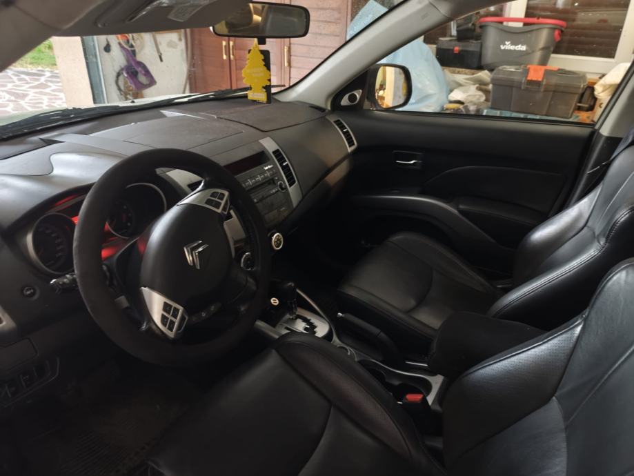 Citroën C-Crosser 2.4 16v automatik F1 Exclusiv 5+2sica, fotografija 7