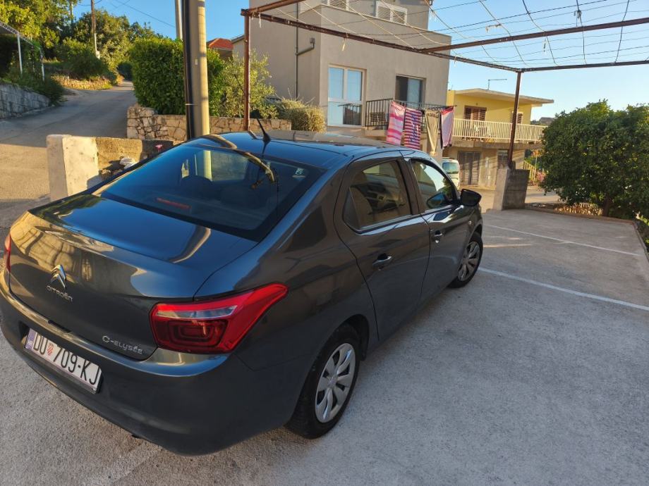 Citroën C-Elysee samo 63 000 km, nove gume, servis, prtljažnik 506 l, fotografija 5