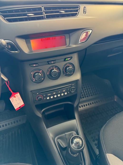 Citroën C3 1,2 PureTech 99 tis. km; Klima; Top!, fotografija 12