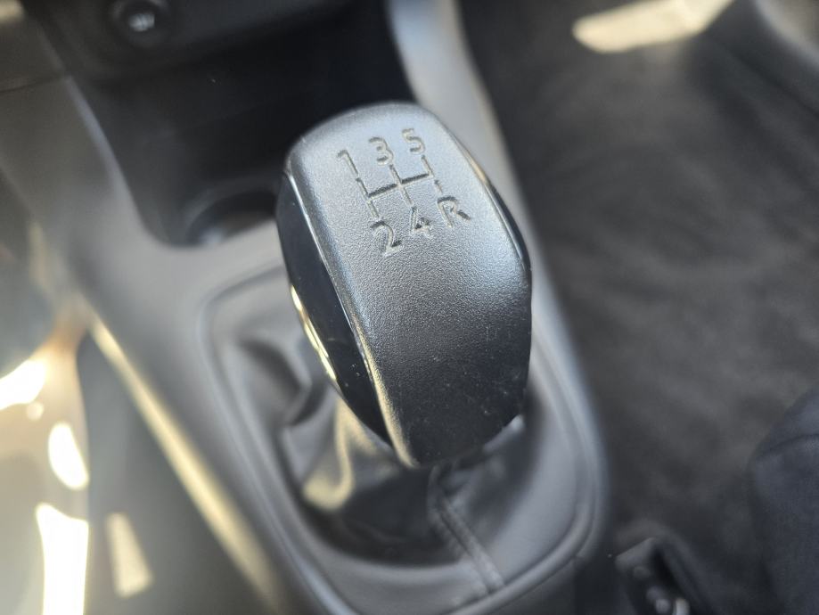 Citroën C3 1,2 PURETECH, GRAPFIC, KAO NOV, fotografija 7