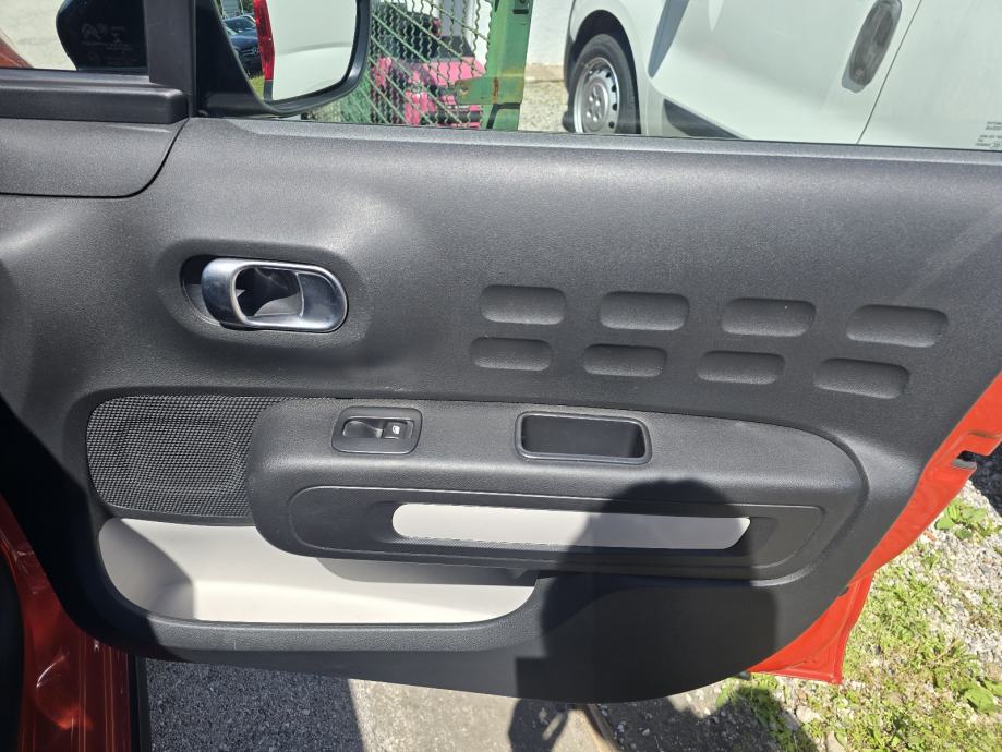 Citroën C3 1,2 PURETECH, GRAPFIC, KAO NOV, fotografija 12