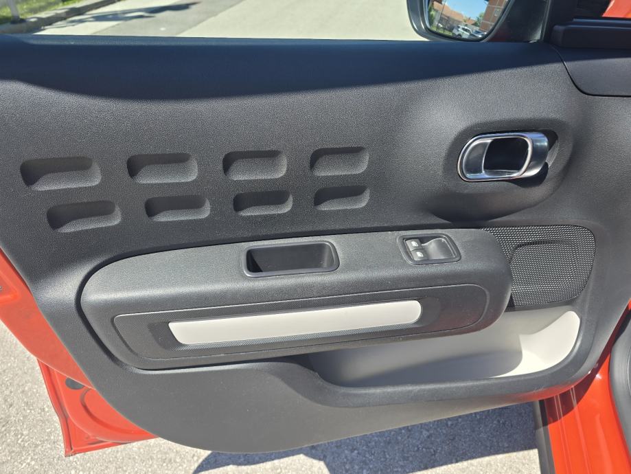 Citroën C3 1,2 PURETECH, GRAPFIC, KAO NOV, fotografija 19