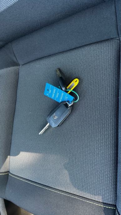 Citroën C3 1,2 REDIZAJN-NAVI-PDC-LED-SERVISNA-JAMSTVO 12 MJ!, fotografija 17