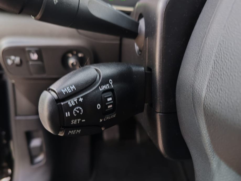Citroën C3 1,2,Shine 2019g, 113000, kartice, fotografija 16