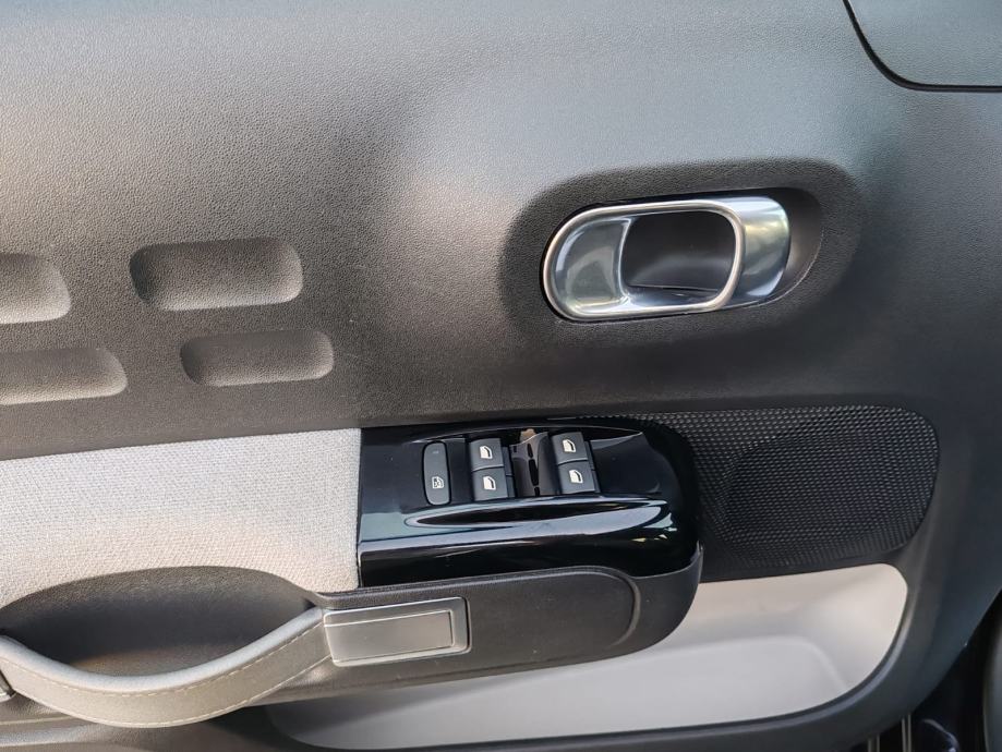 Citroën C3 1,2,Shine 2019g, 113000, kartice, fotografija 12