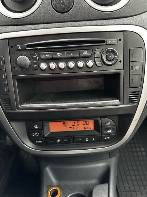 Citroën C3 1,4 i Registriran do 06/2027 Klima Nove gume, fotografija 16
