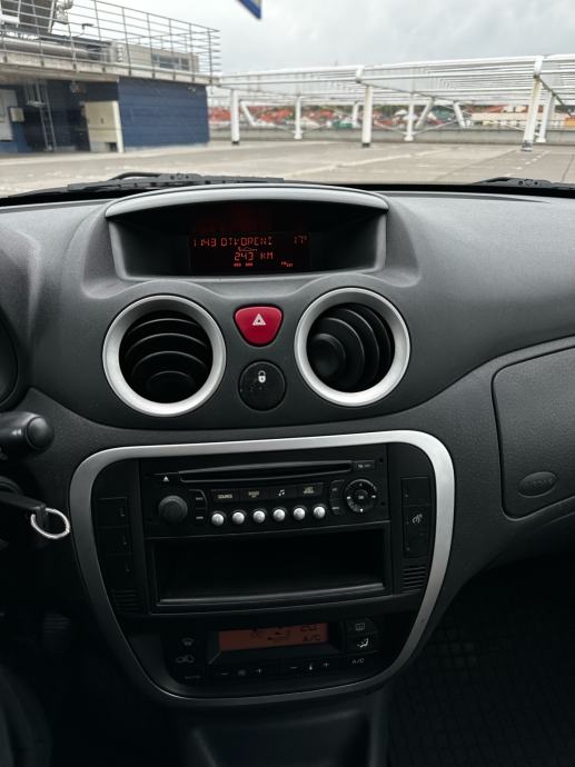Citroën C3 1,4 i Registriran do 06/2027 Klima Nove gume, fotografija 15
