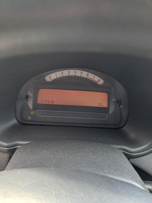 Citroën C3 1,4 i. OTPLATA NA RATE, pogled izvana - slika 5
