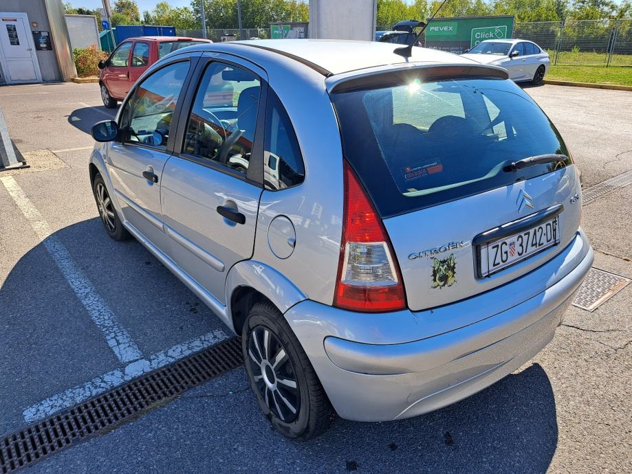 Citroën C3 1,4 i. OTPLATA NA RATE, pogled izvana - slika 2