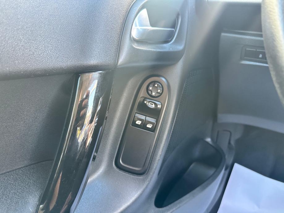 Citroën C3 1.6 Hdi *navigacija *kamera *veliki servis, fotografija 14