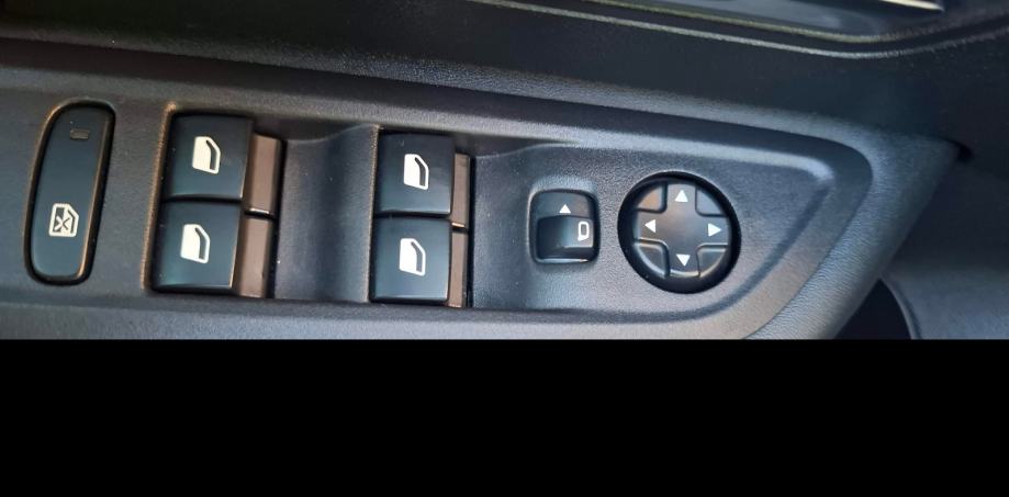 Citroën C4 1,2 , 130 ks, fotografija 16