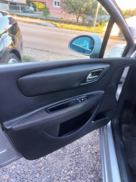 Citroën C4 1,4 i 16V X, fotografija 8