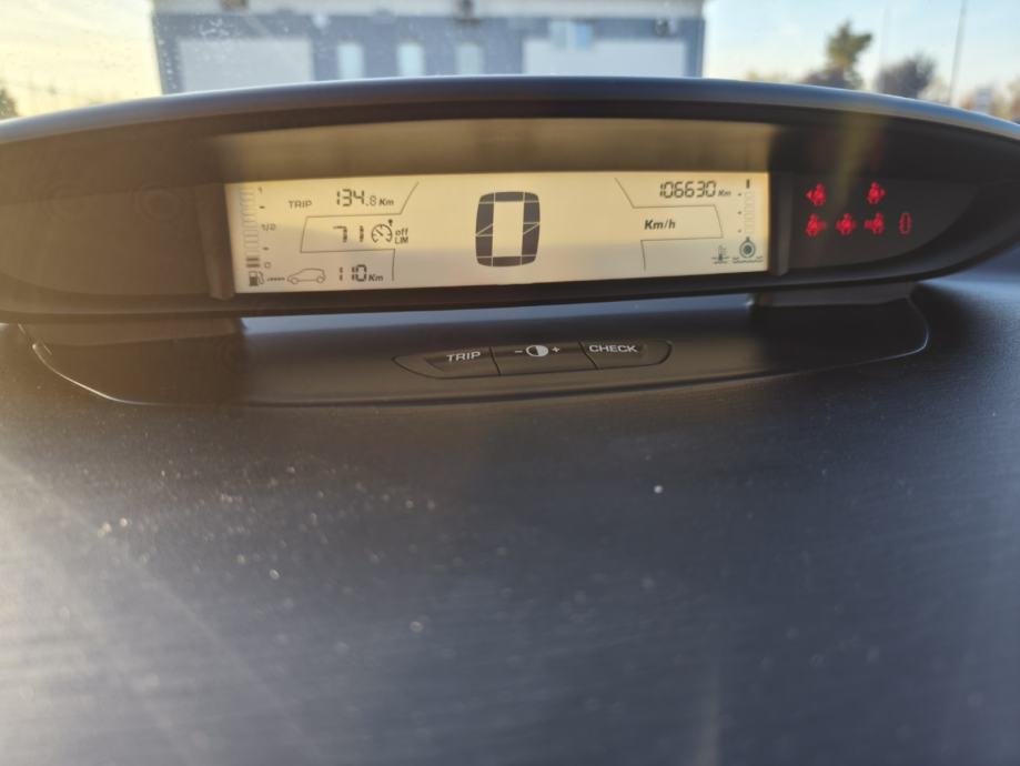 Citroën C4 1,6 i 16V, fotografija 7