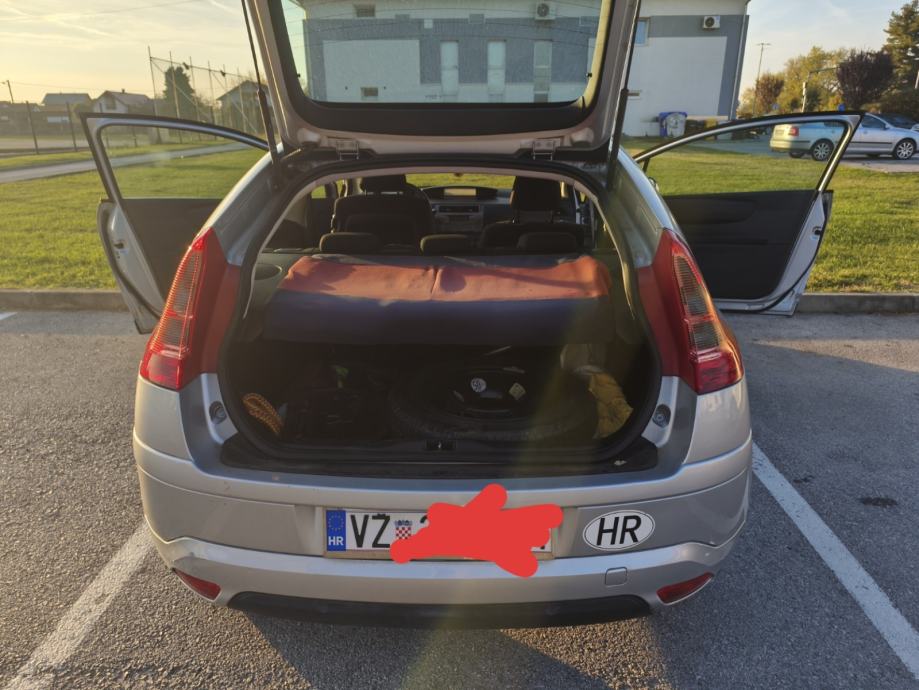 Citroën C4 1,6 i 16V, fotografija 9