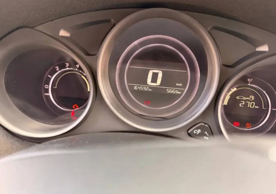 Citroën C4 1,6 BlueHDi, fotografija 3