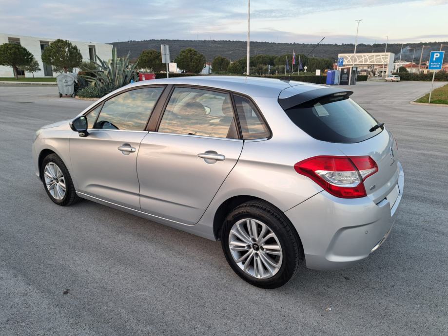 Citroën C4 1,6 HDi .84 kw *179-Tkm,**Ispis km,*Serv.knjiga*, fotografija 5
