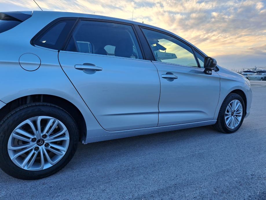 Citroën C4 1,6 HDi .84 kw *179-Tkm,**Ispis km,*Serv.knjiga*, fotografija 18