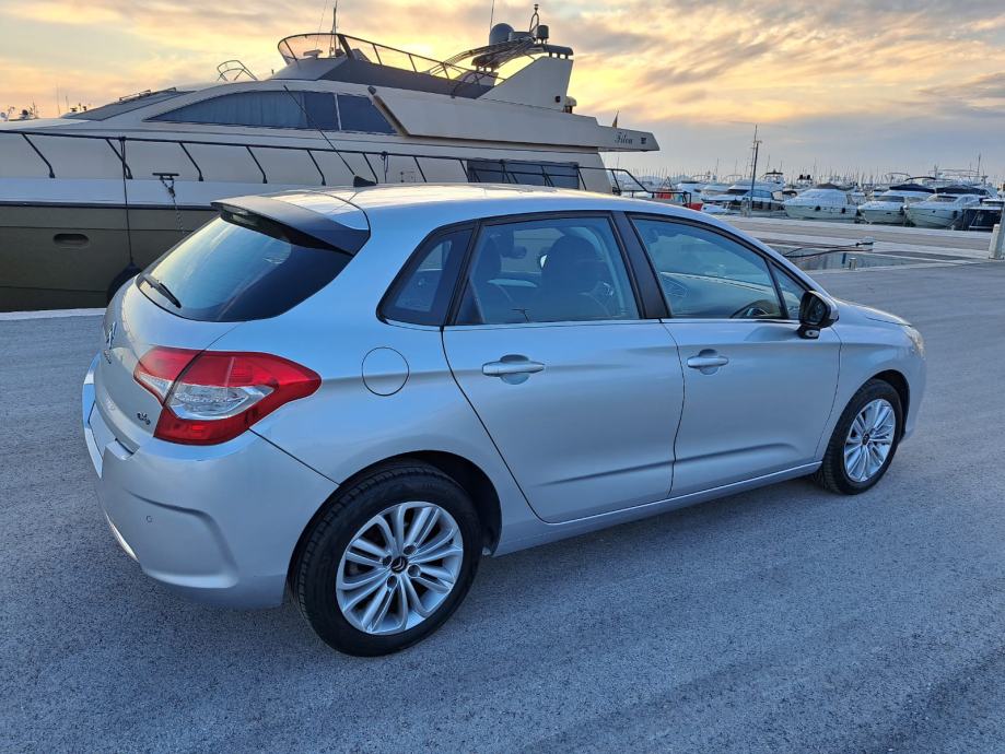 Citroën C4 1,6 HDi .84 kw *179-Tkm,**Ispis km,*Serv.knjiga*, fotografija 9