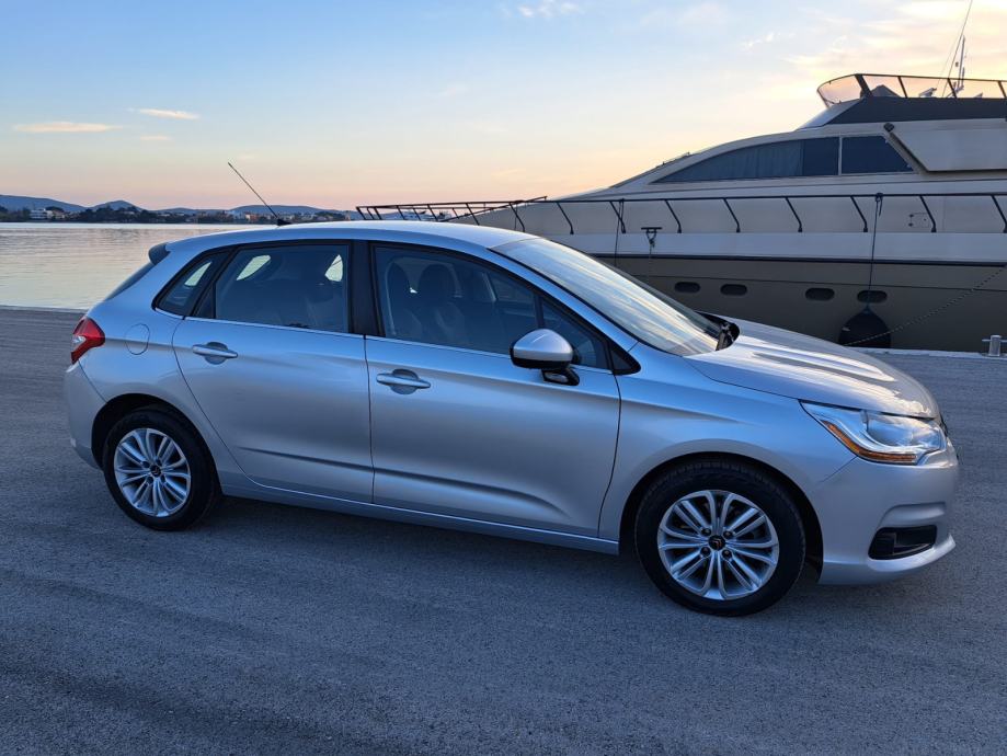 Citroën C4 1,6 HDi .84 kw *179-Tkm,**Ispis km,*Serv.knjiga*, fotografija 12