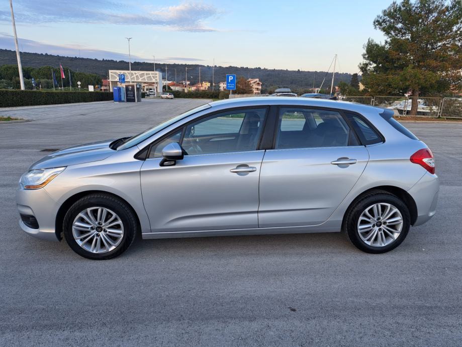 Citroën C4 1,6 HDi .84 kw *179-Tkm,**Ispis km,*Serv.knjiga*, fotografija 4
