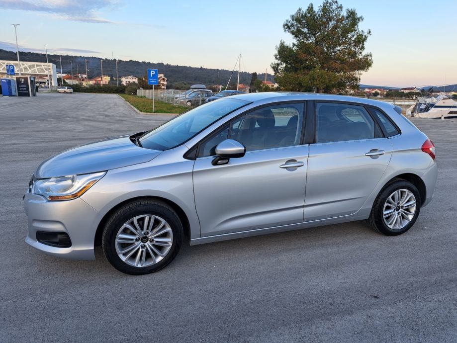 Citroën C4 1,6 HDi .84 kw *179-Tkm,**Ispis km,*Serv.knjiga*, fotografija 3