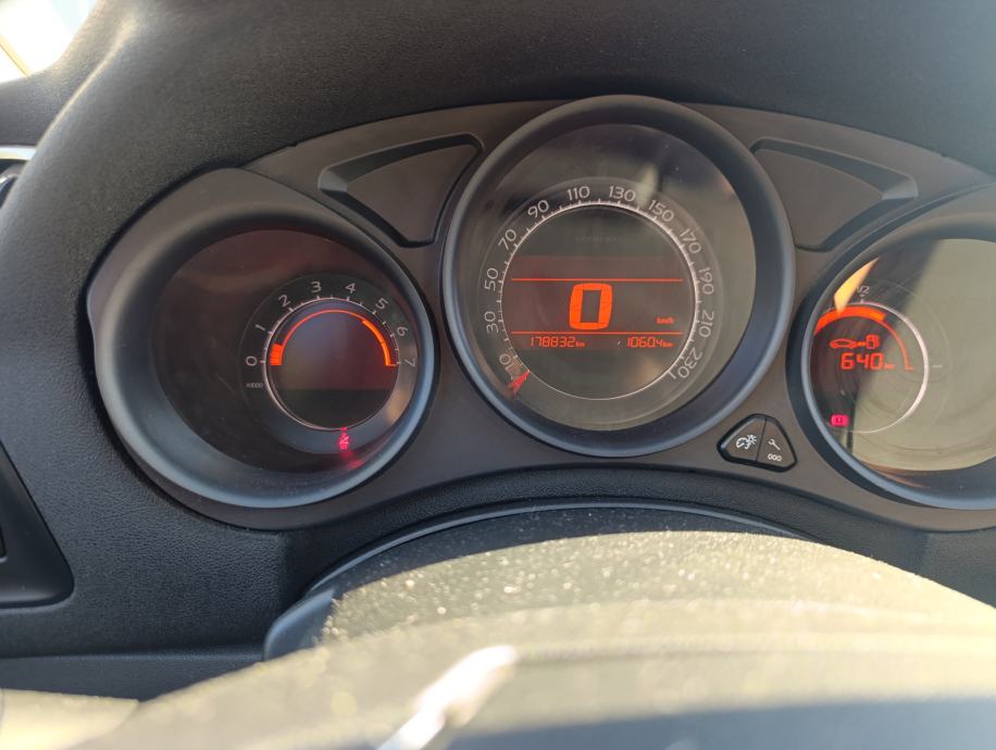 Citroën C4 1,6 HDi MEDVEŠČAK, fotografija 8