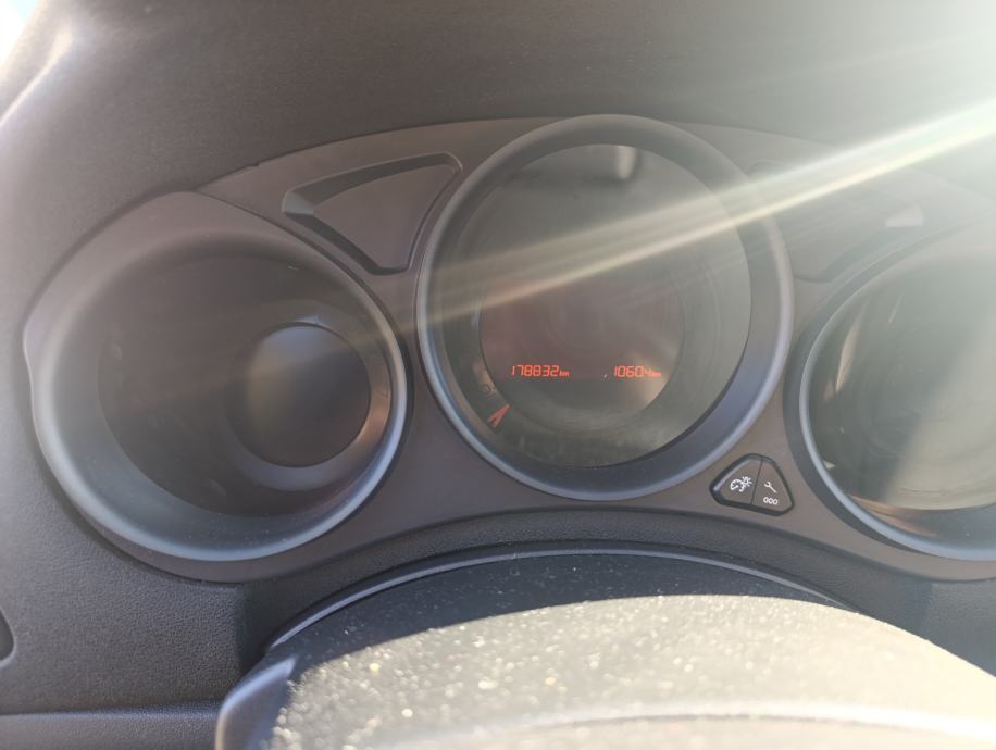Citroën C4 1,6 HDi MEDVEŠČAK, fotografija 9