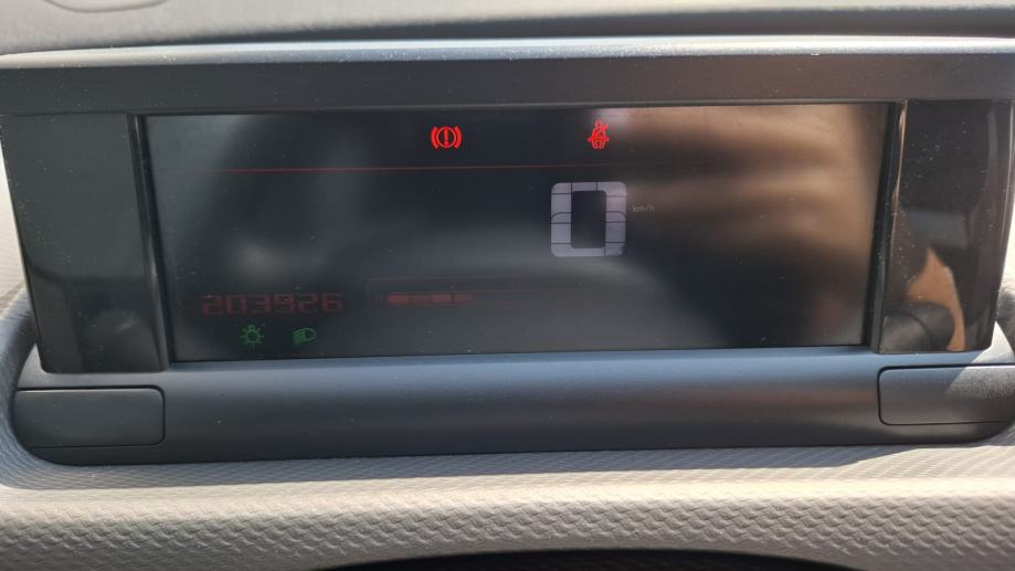 Citroën C4 Cactus 1,6 BlueHDi, fotografija 9