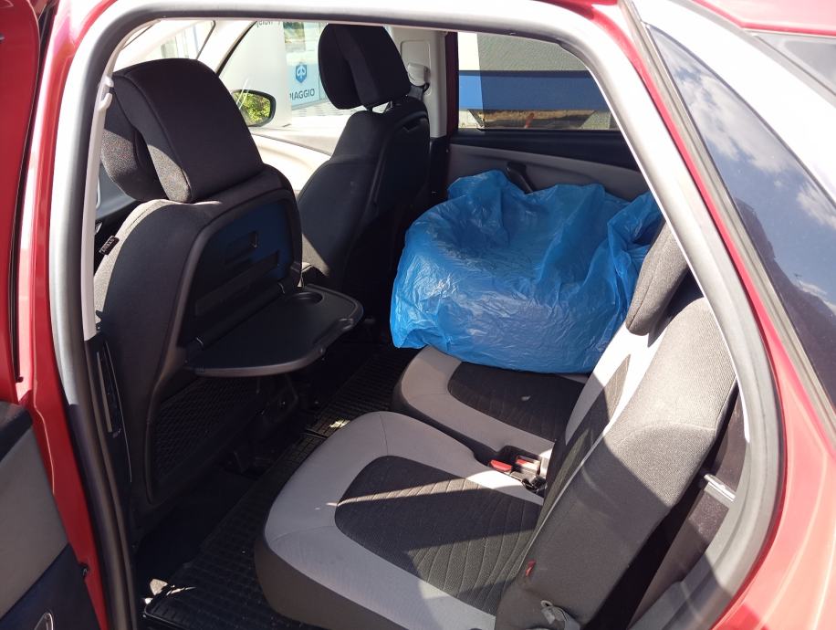 Citroën C4 Picasso 1,6 e-HDi, fotografija 6