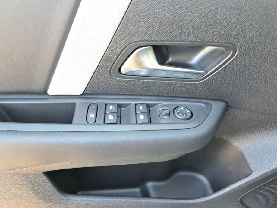 Citroën C4 X MAX HYBRID 145 e-DCS6, fotografija 10