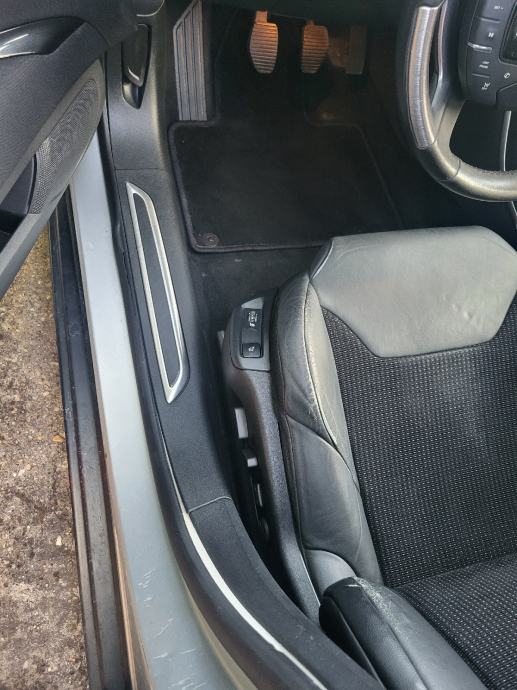 Citroën C5 2,0 HDi Exclusive Hr.automobil, fotografija 8