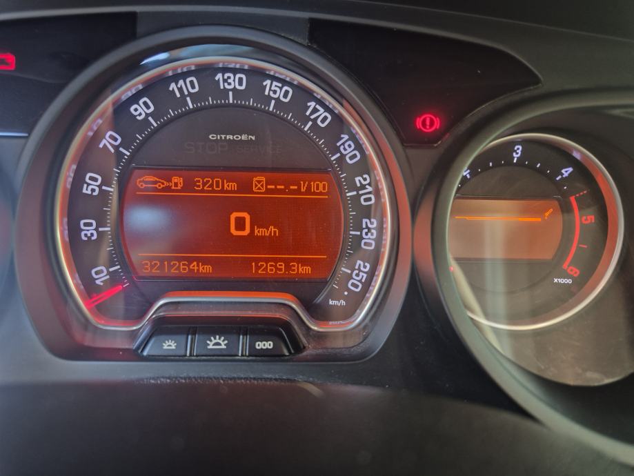 Citroën C5 2,0 HDi, fotografija 13
