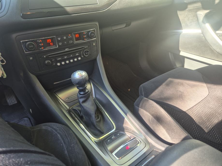 Citroën C5 2,0 HDi, fotografija 15