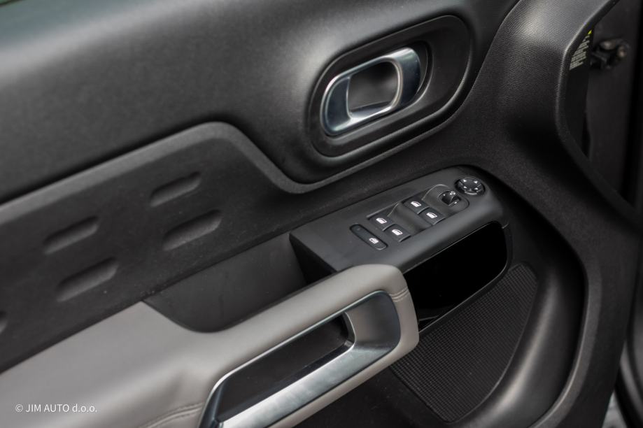 Citroën C5 Aircross 2.0 HDi 180ks Panorama, Adaptivni, 19" felge, fotografija 13
