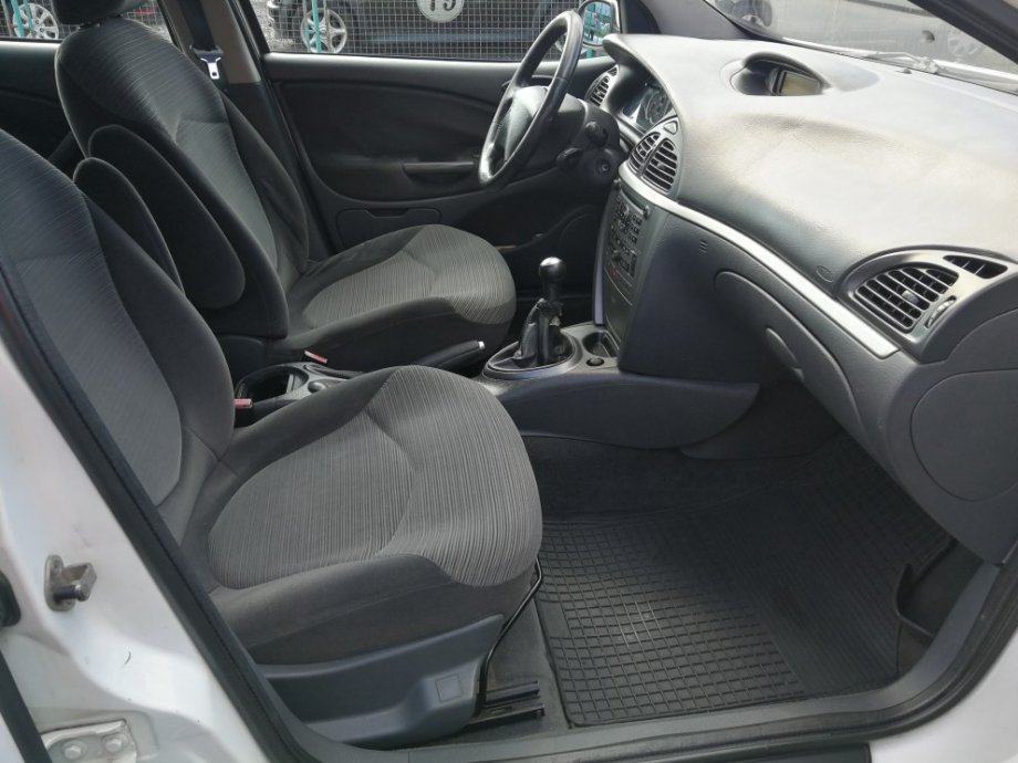 Citroën C5 Break 1,6 HDI SX, fotografija 17