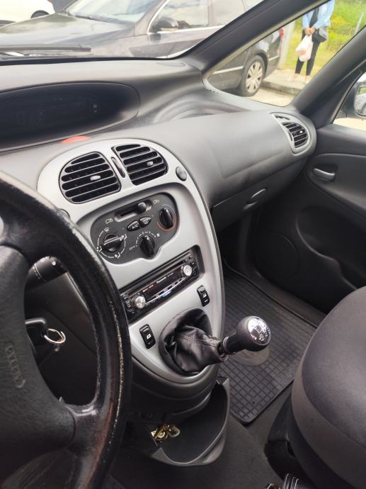 Citroën Xsara Picasso 1.6 benzin, 2008. 140.000 km, registriran 9/2027, fotografija 9
