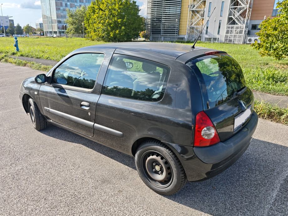Clio 1.2, 71.000km, 2006, prva vlasnica, reg. do 06/27, nove gume, pogled izvana - slika 2