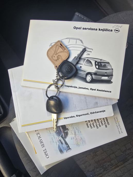 Corsa 1,0 i 12V Servo Volan,Muzika 5 vrata Serv.Knjizica Kredit-Zamj, fotografija 9