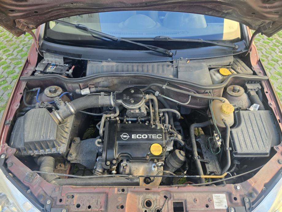 Corsa 1,0 i 12V Servo Volan,Muzika 5 vrata Serv.Knjizica Kredit-Zamj, fotografija 13