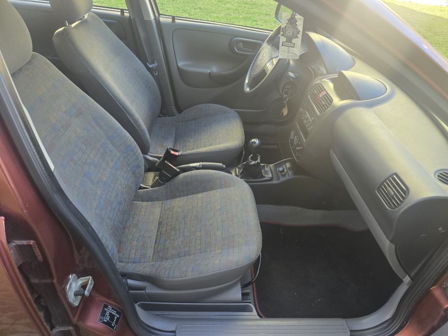 Corsa 1,0 i 12V Servo Volan,Muzika 5 vrata Serv.Knjizica Kredit-Zamj, fotografija 10
