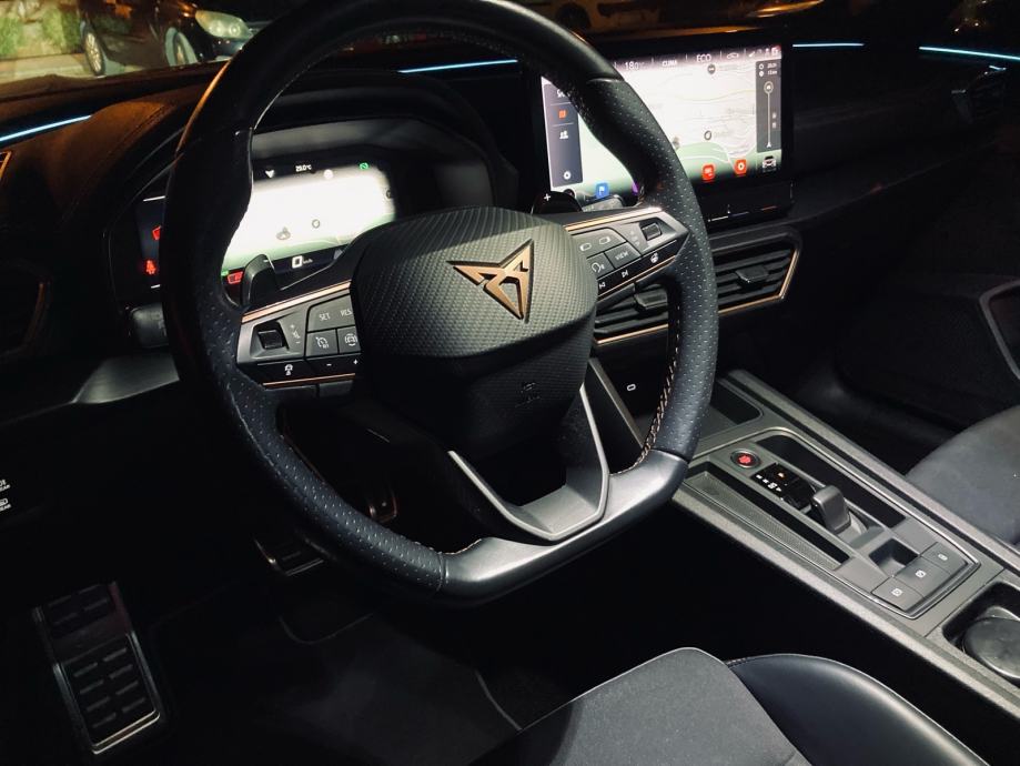 Cupra Formentor 1,4 Plug-in-Hibrid,automatik 245ks, fotografija 15