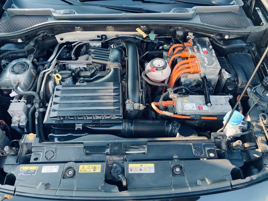 Cupra Formentor 1,4 Plug-in-Hibrid,automatik 245ks, fotografija 17