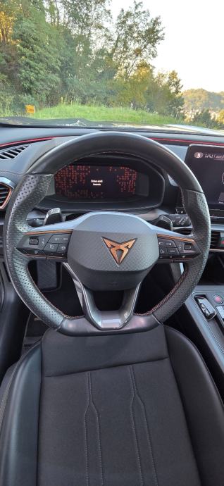 Cupra Formentor 1,4 eHybrid automatik, fotografija 11