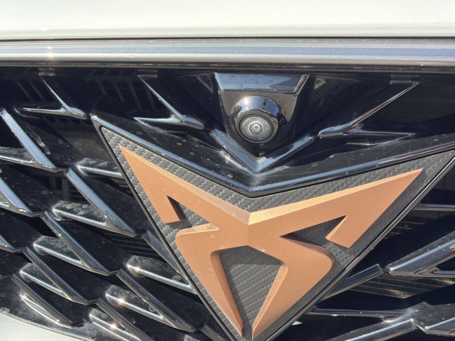 CUPRA FORMENTOR 2023 • PREMIUM jamstvo • AutoZubak Rabljena, fotografija 15