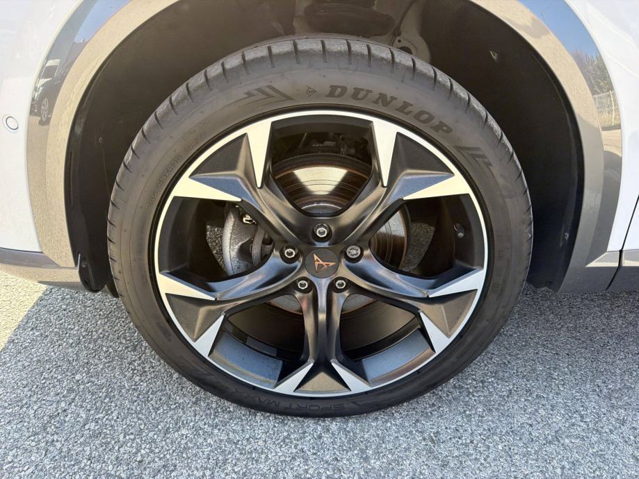 CUPRA FORMENTOR 2023 • PREMIUM jamstvo • AutoZubak Rabljena, fotografija 16