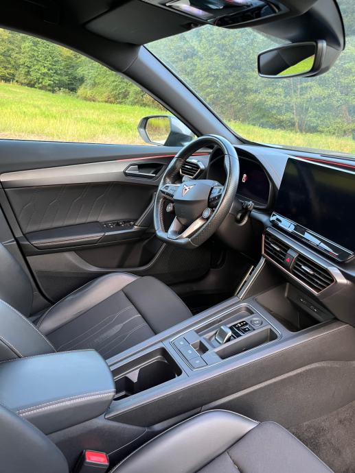 Cupra Formentor VZ 4X4 / AUTOMATIK / BEATS AUDIO / BREMBO / TOP STANJE, fotografija 15