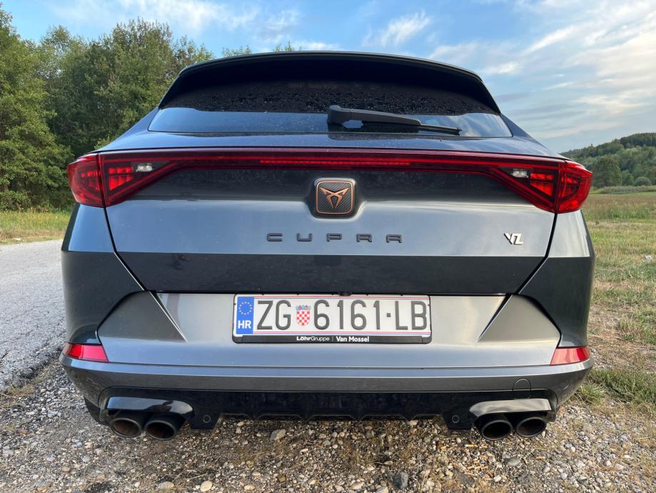 Cupra Formentor VZ 4X4 / AUTOMATIK / BEATS AUDIO / BREMBO / TOP STANJE, fotografija 6